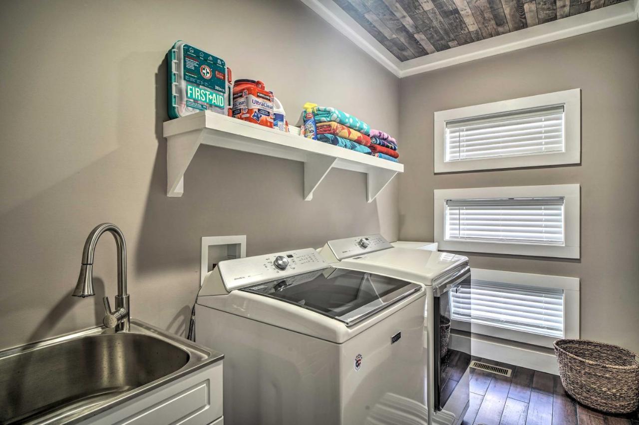 Spacious Sevierville Home With Hot Tub! Екстериор снимка